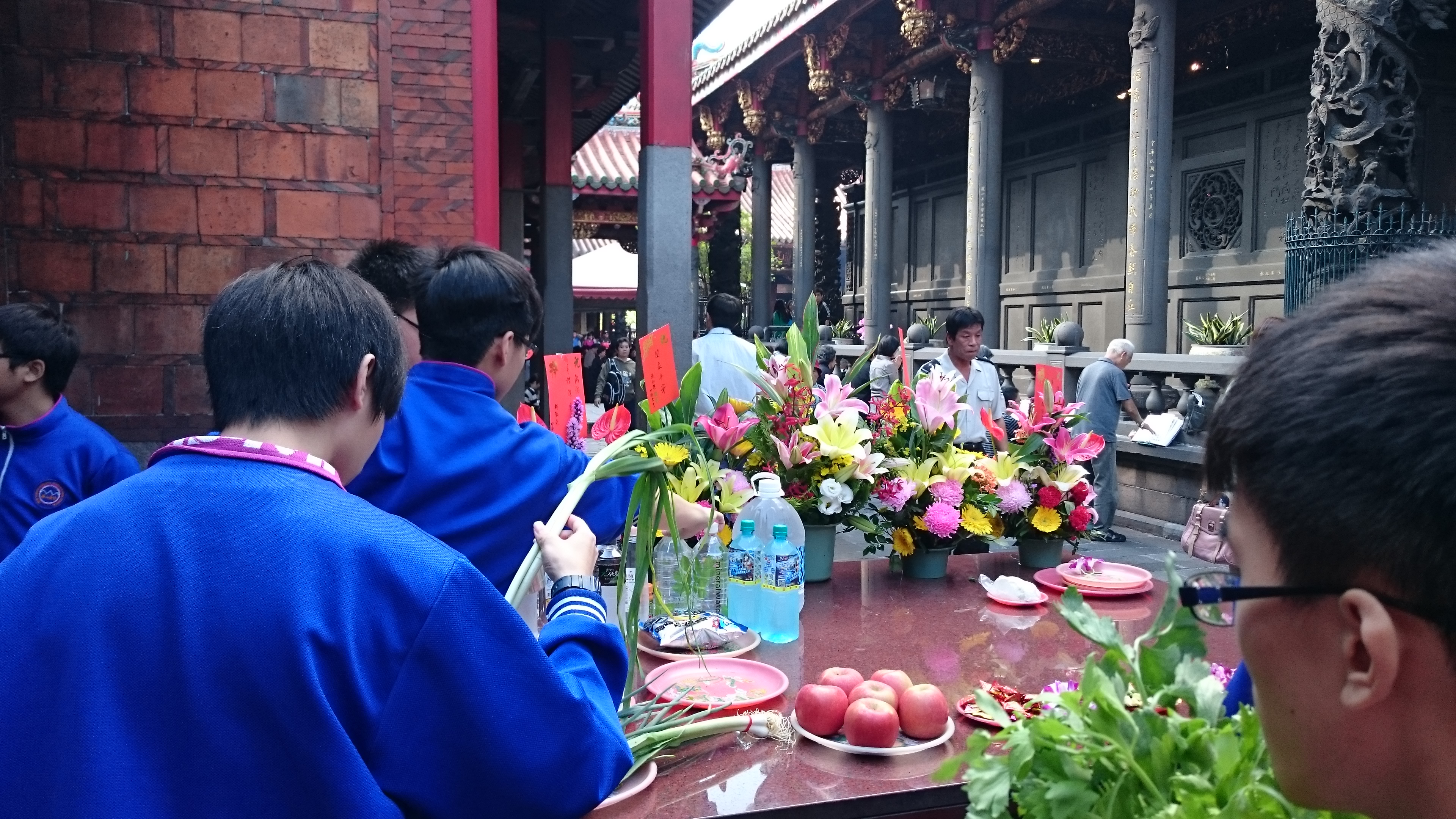 龍山寺擺放貢品